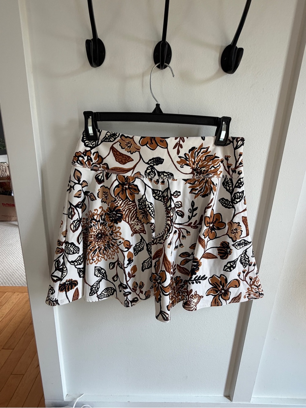 Lilly Pulitzer Luxletic Floral Swing Skirt in White and Brown - Picture 2 of 4